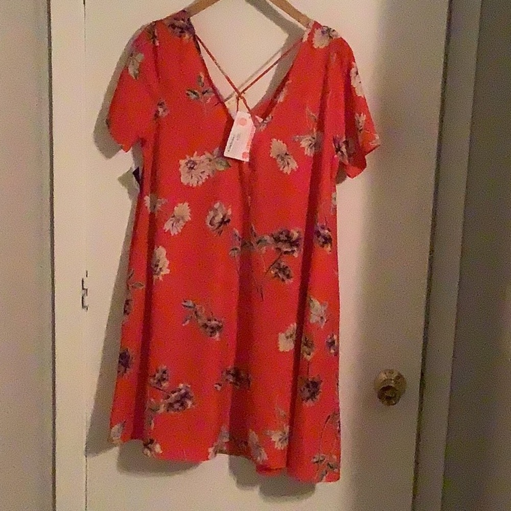 Motto Floral V-Neck Pocket Dress